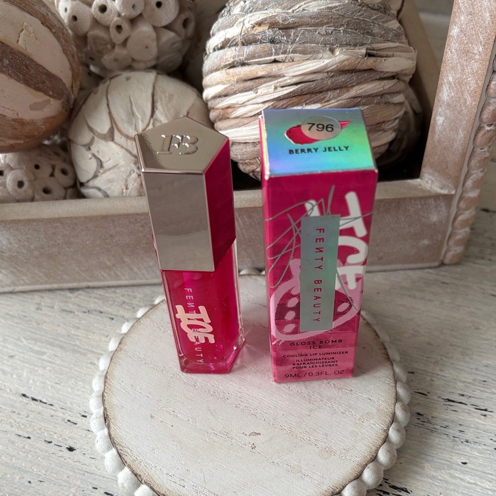 Fenty Beauty Gloss Bomb Ice in Berry Jelly LIMITED EDITION - Picture 2 of 6